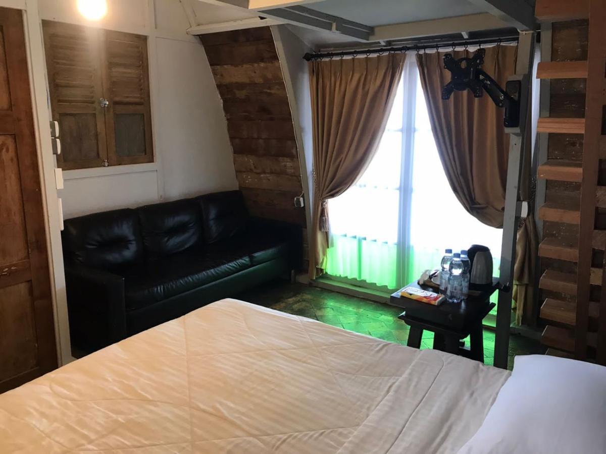 Villa Isabella Putri B&B Jepara Zewnętrze zdjęcie