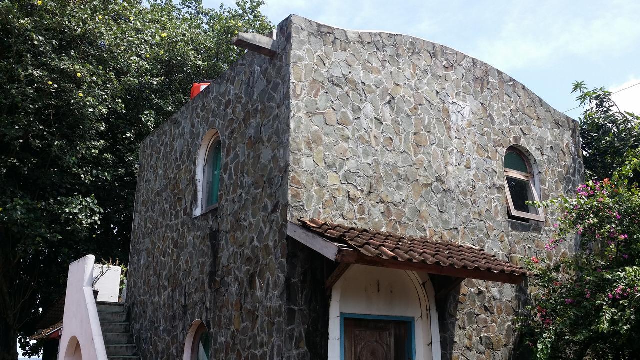 Villa Isabella Putri B&B Jepara Zewnętrze zdjęcie